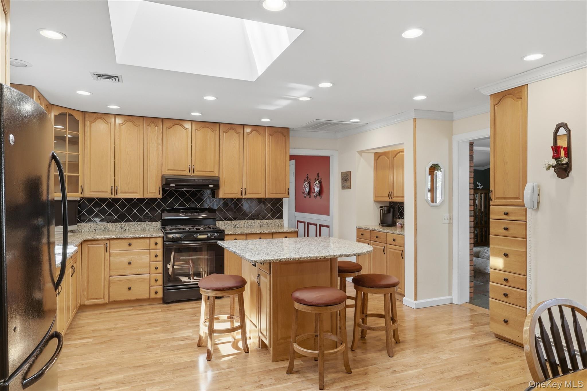 89 West Ridge Road Warwick, NY 10990 - Photo 12 of 37 There's room for everyone in this kitchen