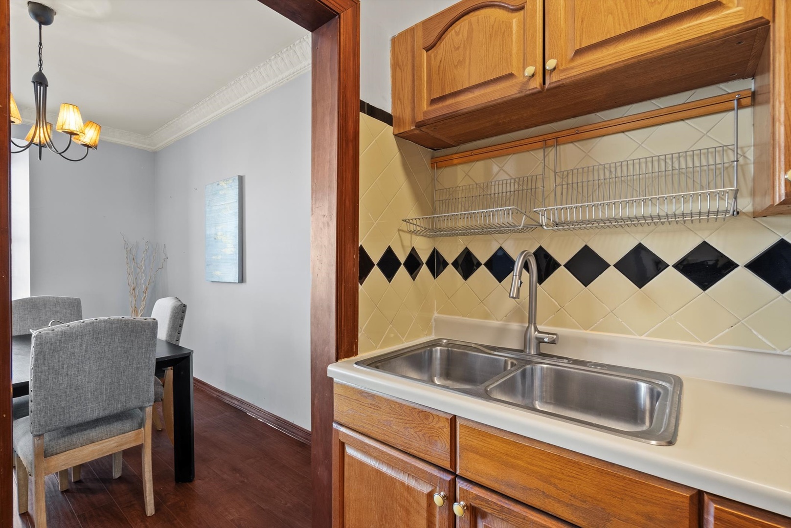 6101 North Sheridan Road, Unit 14C Chicago, IL 60660 - Photo 13 of 20 a bathroom with a sink and a mirror