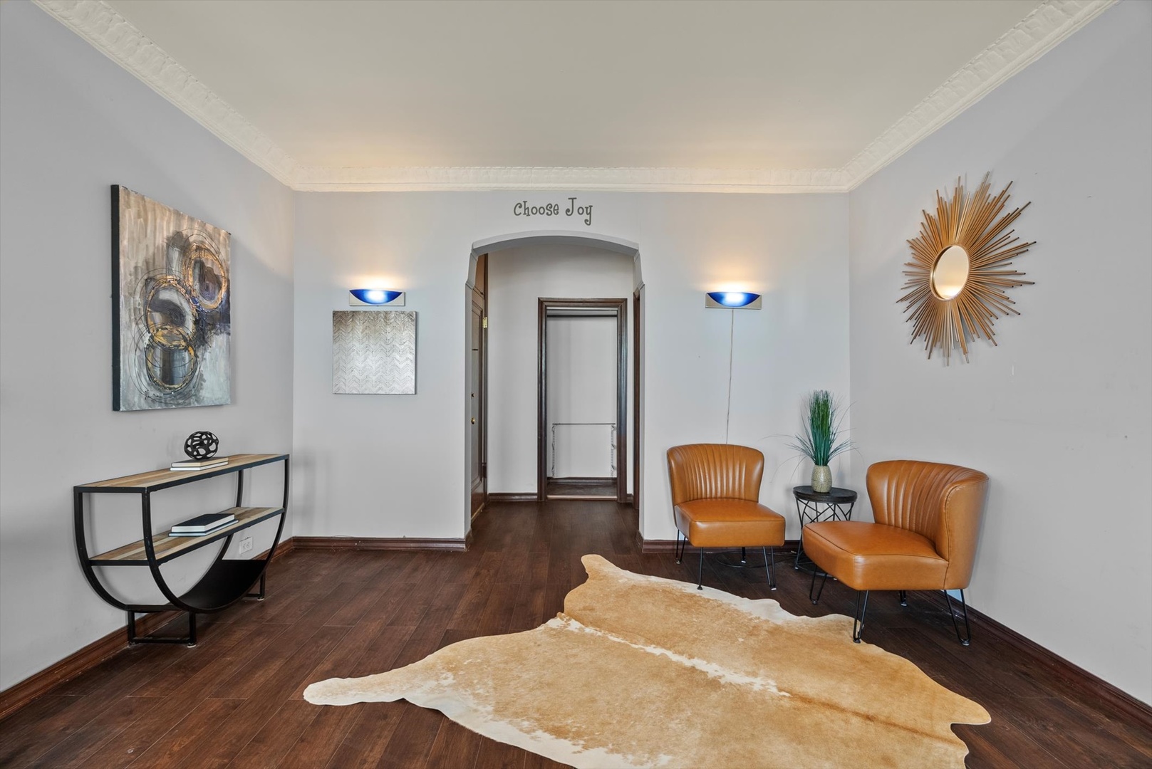 6101 North Sheridan Road, Unit 14C Chicago, IL 60660 - Photo 19 of 20 a living room with furniture and wooden floor