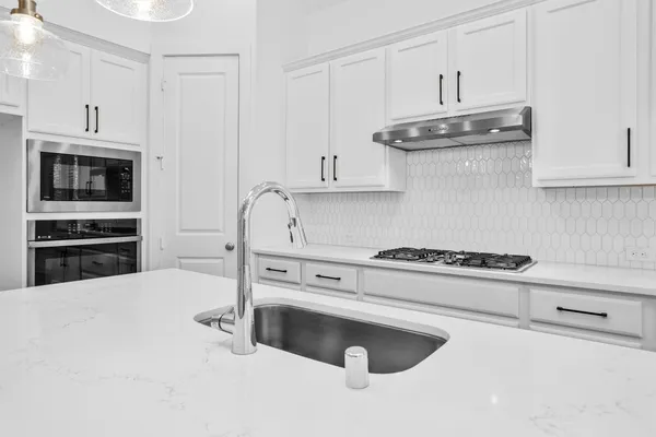 $2,900 | 256 Sky Top Drive, Montgomery, TX 77316