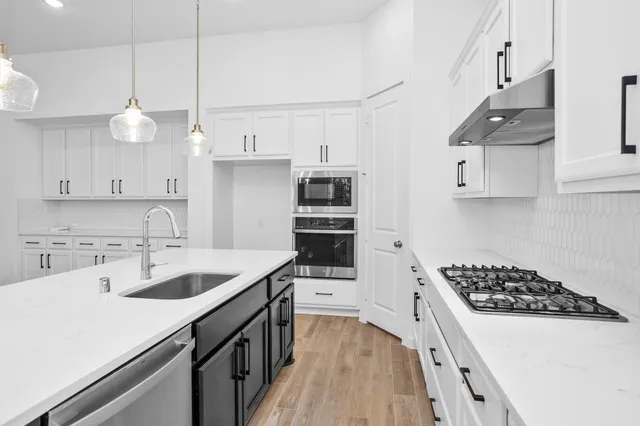 $2,900 | 256 Sky Top Drive, Montgomery, TX 77316