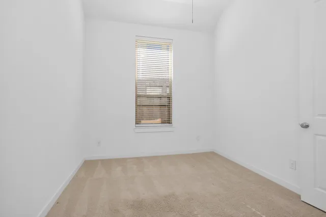 $2,900 | 256 Sky Top Drive, Montgomery, TX 77316