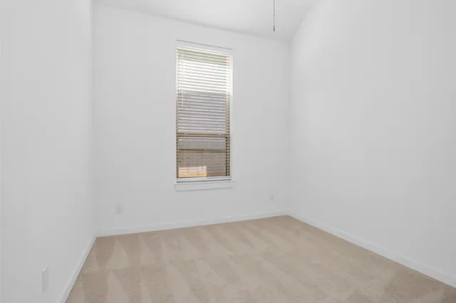 $2,900 | 256 Sky Top Drive, Montgomery, TX 77316