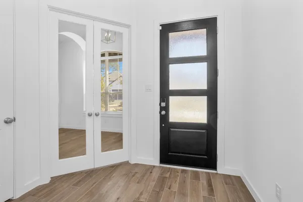 $2,900 | 256 Sky Top Drive, Montgomery, TX 77316