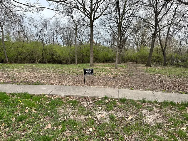 $69,900 | 24863 West Sterling Oaks Court, Shorewood, IL 60404