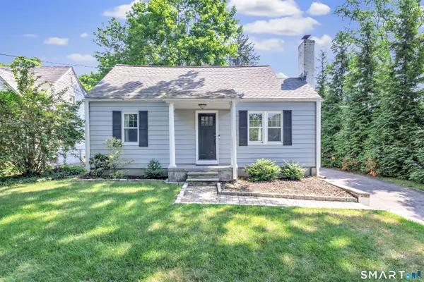$580,000 | 2082 Stratfield Road, Fairfield, CT 06825