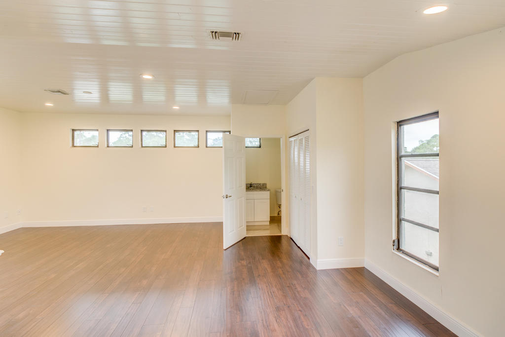 1212 Raintree Lane Wellington, FL 33414 - Photo 11 of 21 Loft half bath