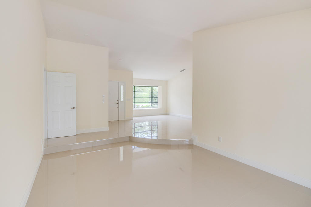 1212 Raintree Lane Wellington, FL 33414 - Photo 12 of 21 LR -Foyer area
