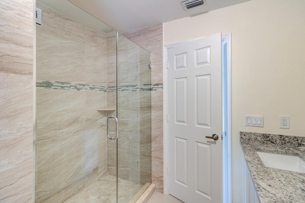 1212 Raintree Lane Wellington, FL 33414 - Photo 16 of 21 MB Shower