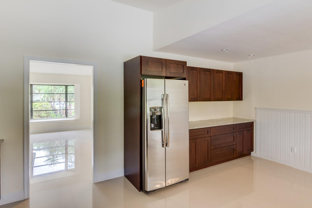 1212 Raintree Lane Wellington, FL 33414 - Photo 5 of 21 Kitchen 4