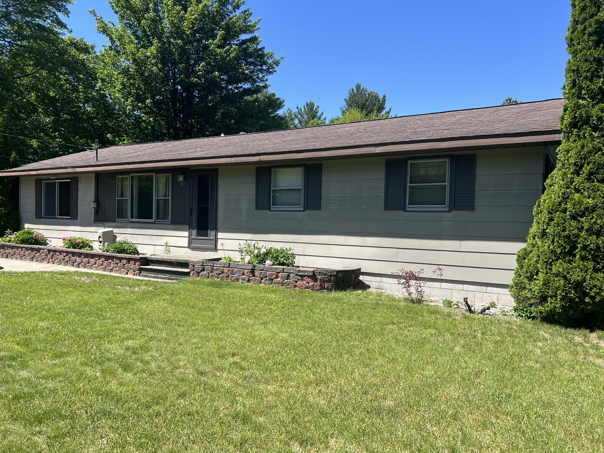 950 West Tyler Road Muskegon, MI 49445 - Photo 1 of 62 IMG_5768