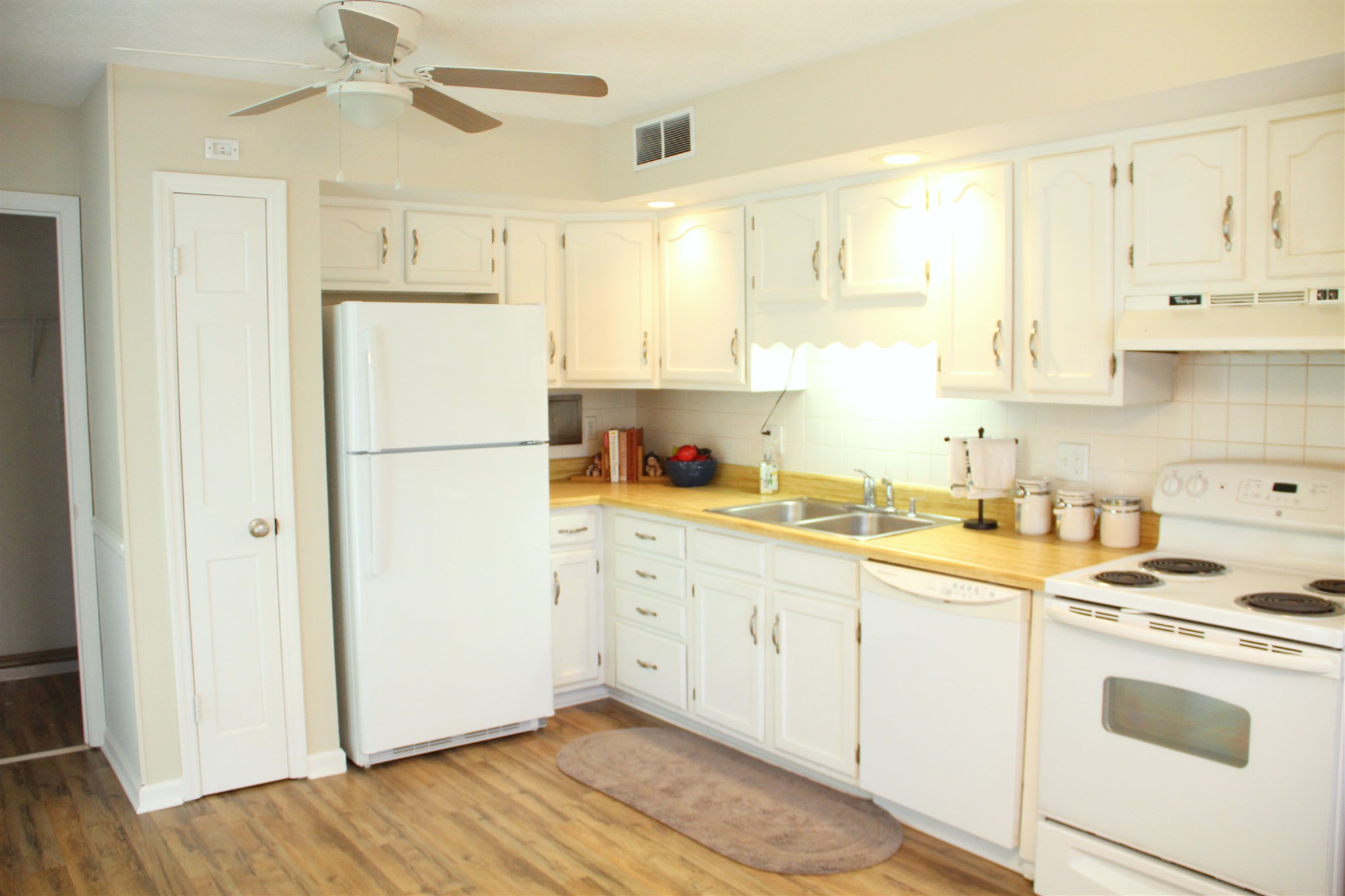 404 Locust Street Newburgh, IN 47630 - Photo 6 of 15 Gallery Image 6