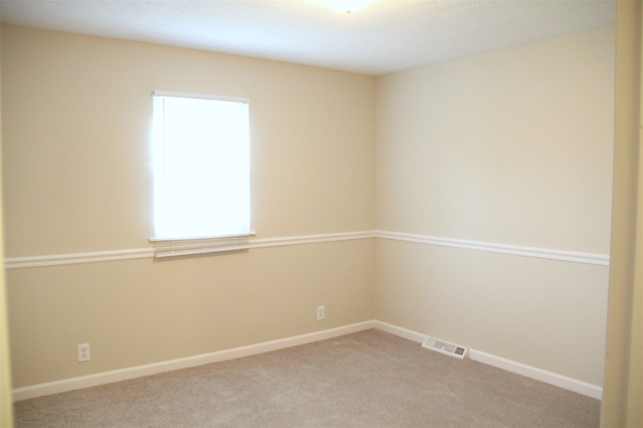 404 Locust Street Newburgh, IN 47630 - Photo 10 of 15 Gallery Image 10