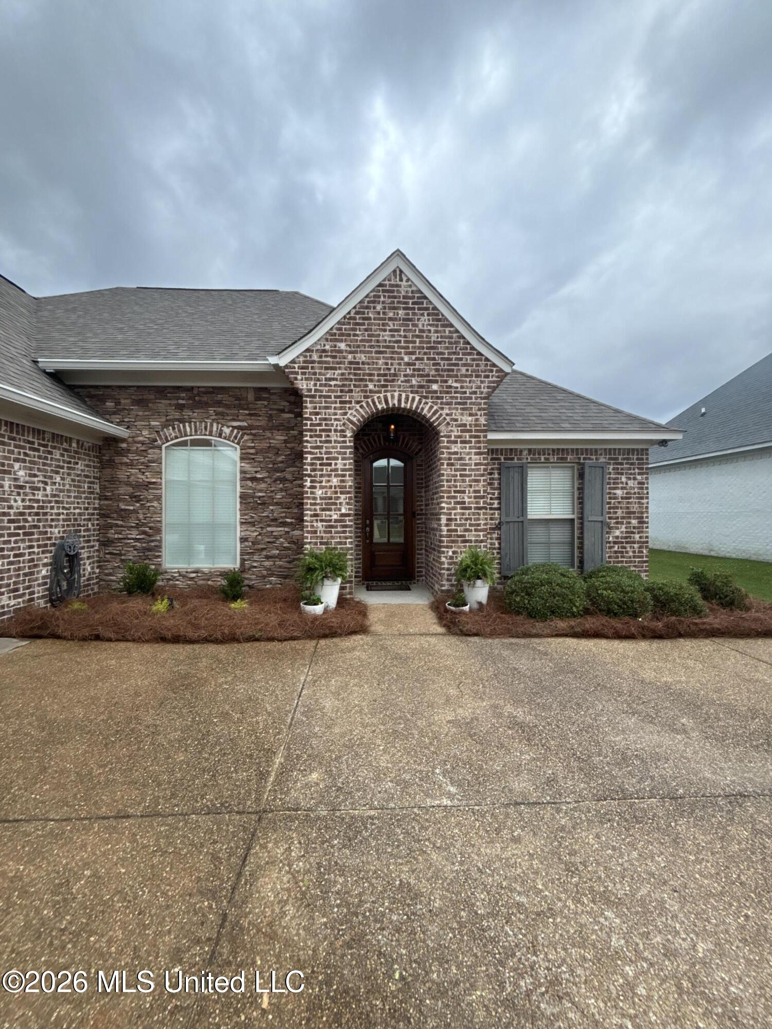 320 Emerald Way Brandon, MS 39047 - Photo 5 of 48 IMG_5374