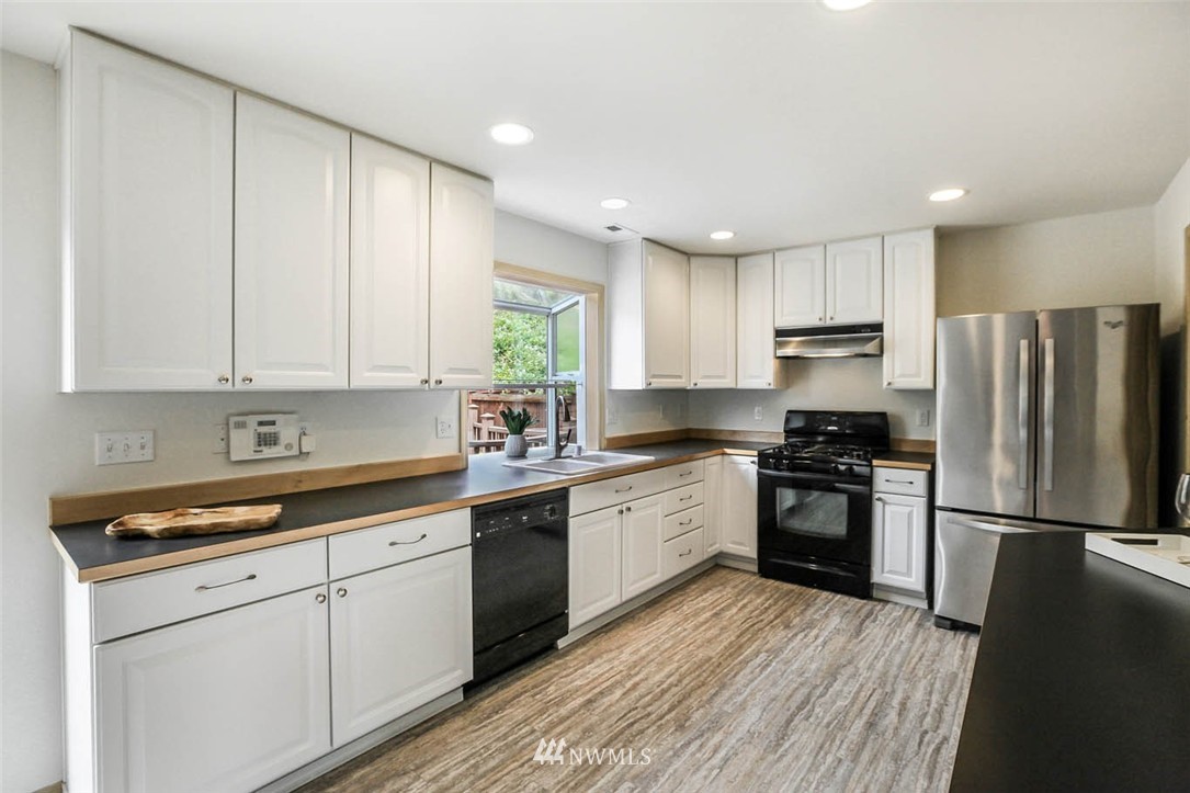 2580 Northeast 2nd Place Renton, WA 98056 - Photo 12 of 25 Gallery Image 12