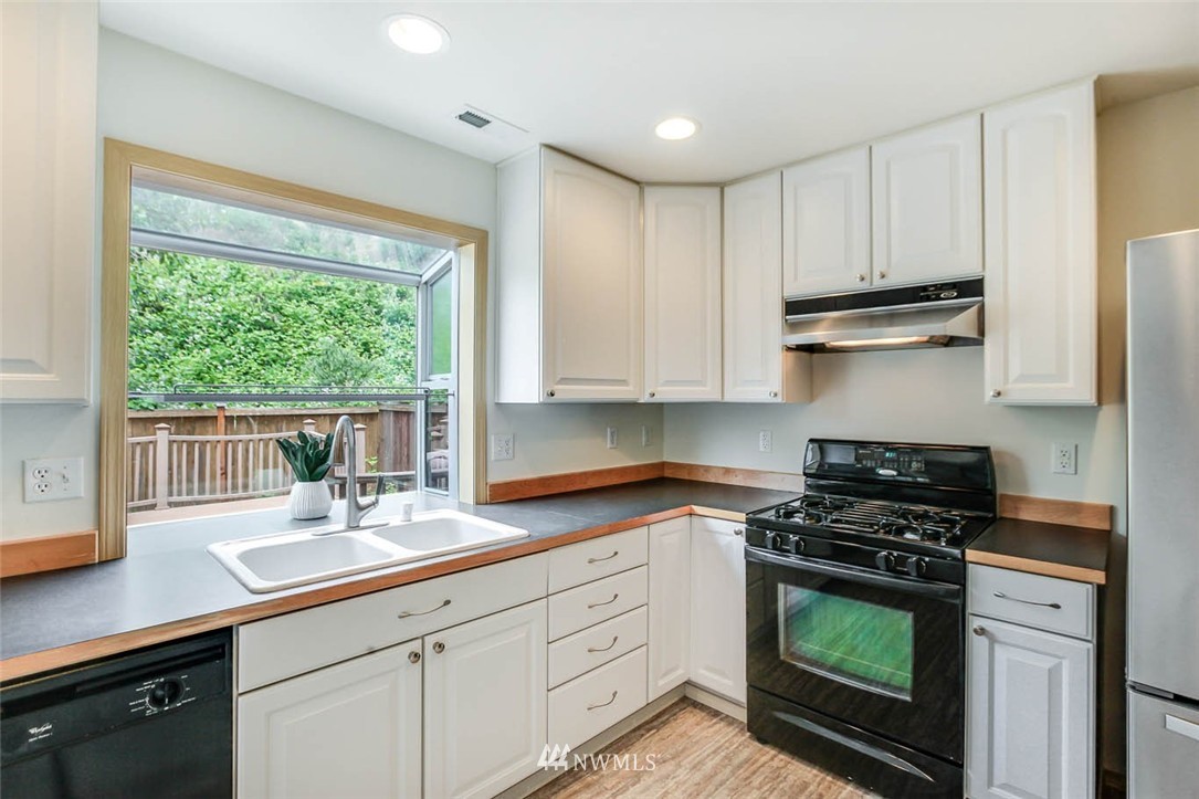 2580 Northeast 2nd Place Renton, WA 98056 - Photo 15 of 25 Gallery Image 15