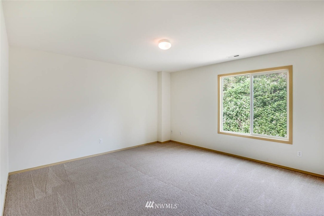 2580 Northeast 2nd Place Renton, WA 98056 - Photo 21 of 25 Gallery Image 21