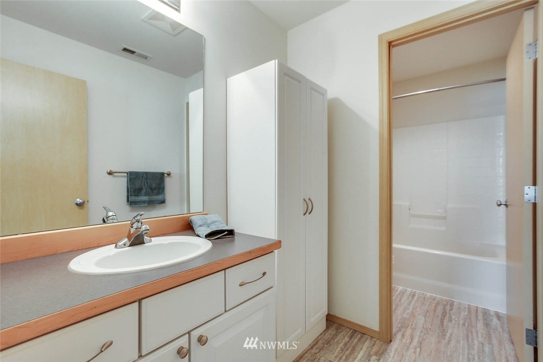 2580 Northeast 2nd Place Renton, WA 98056 - Photo 23 of 25 Gallery Image 23