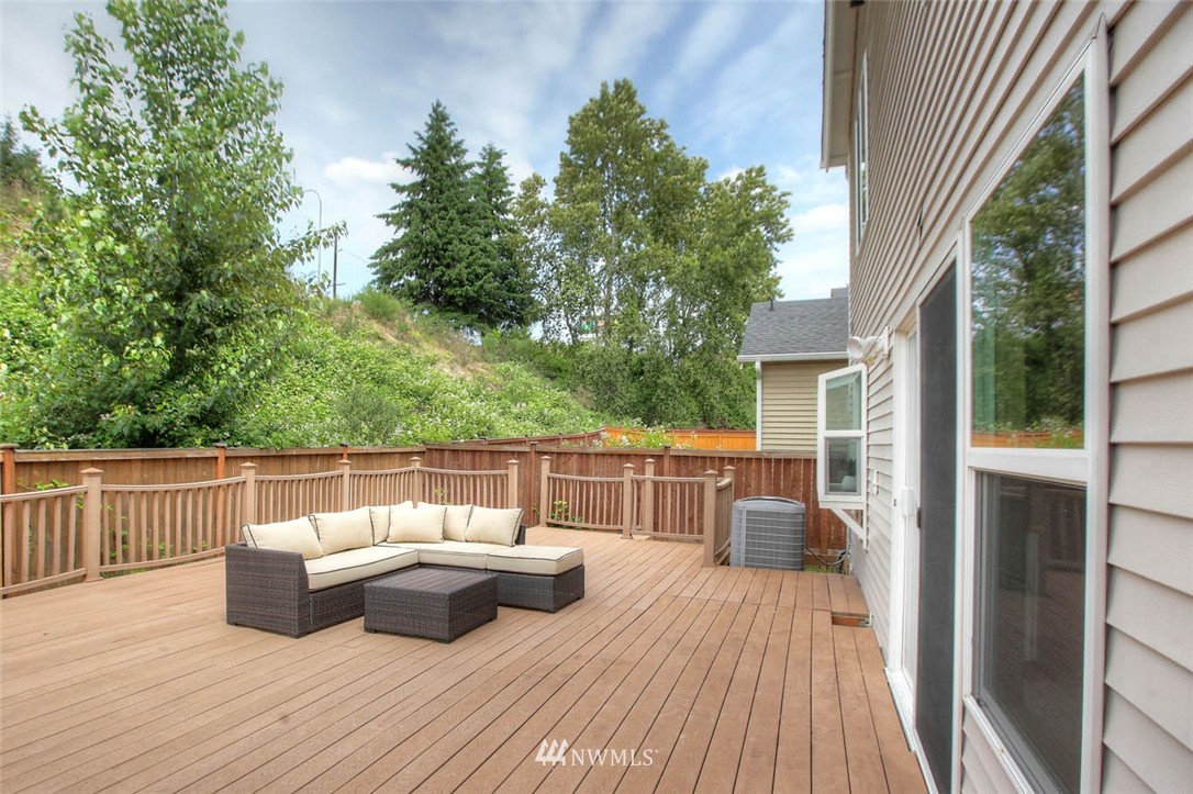 2580 Northeast 2nd Place Renton, WA 98056 - Photo 24 of 25 Gallery Image 24