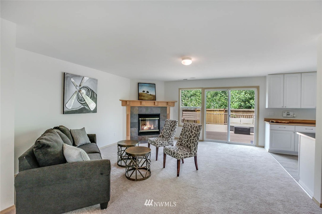 2580 Northeast 2nd Place Renton, WA 98056 - Photo 5 of 25 Gallery Image 5
