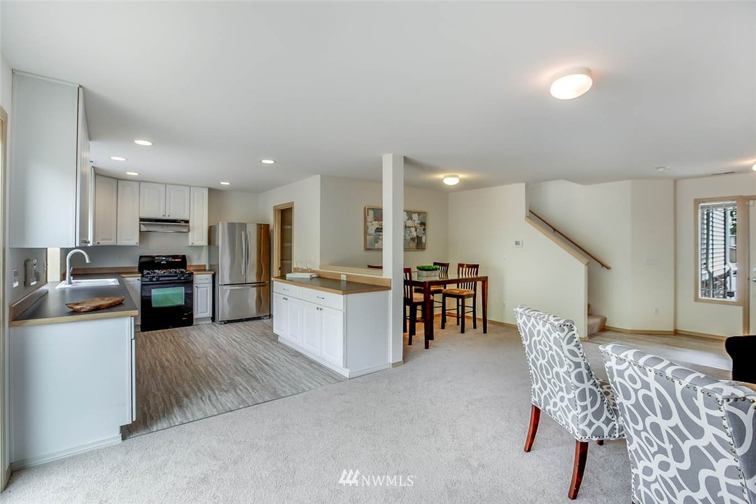 2580 Northeast 2nd Place Renton, WA 98056 - Photo 9 of 25 Gallery Image 9