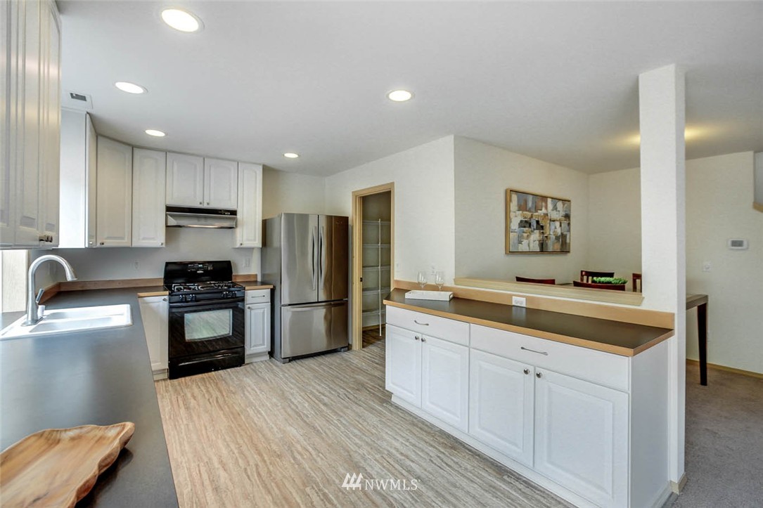 2580 Northeast 2nd Place Renton, WA 98056 - Photo 10 of 25 Gallery Image 10