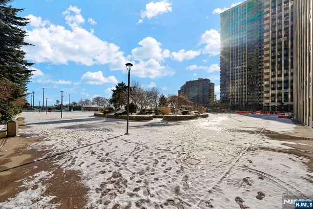 a view of a tennis court