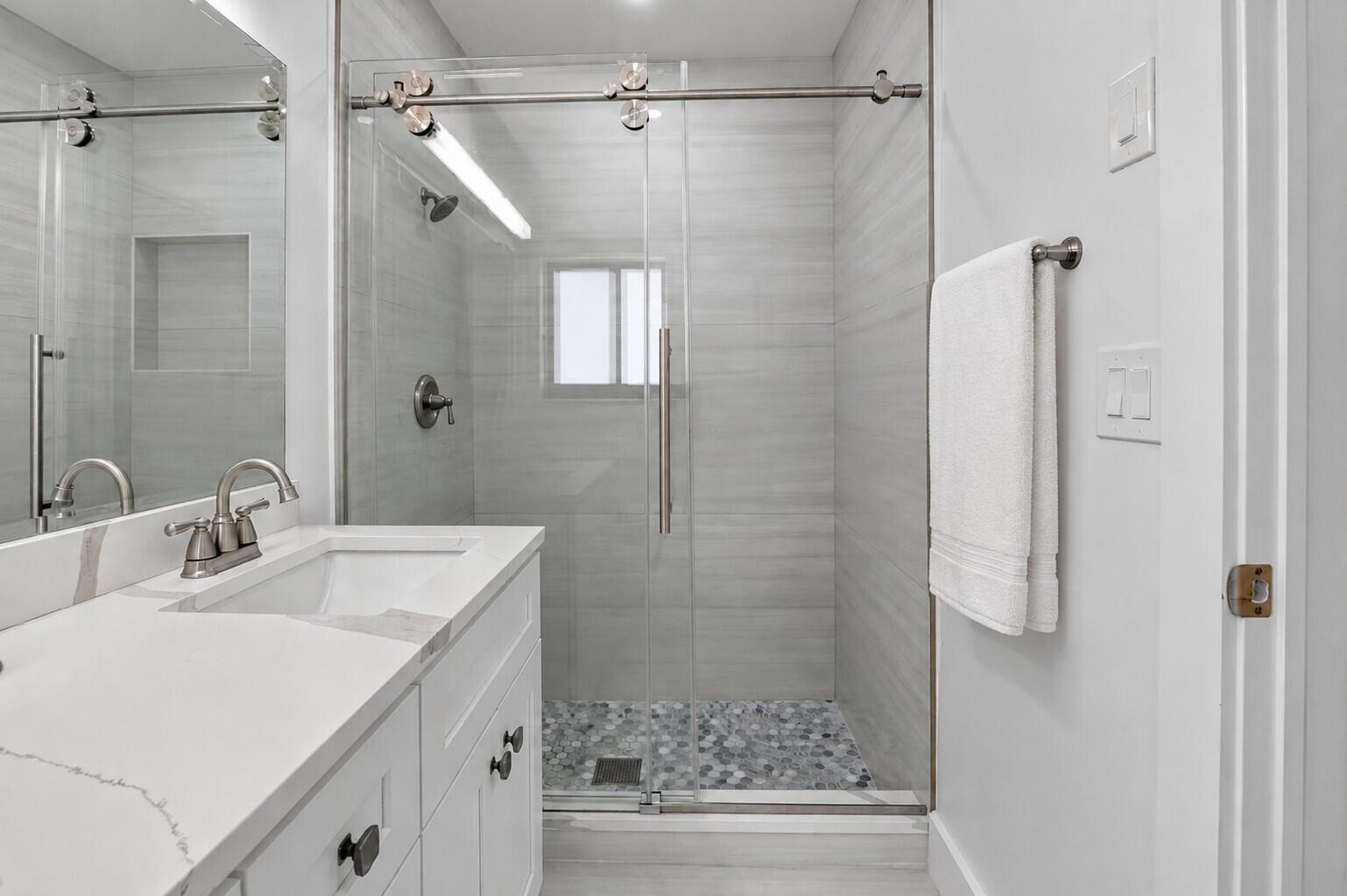658 Northwest 7th Avenue Boca Raton, FL 33486 - Photo 19 of 37 Primary Bathroom