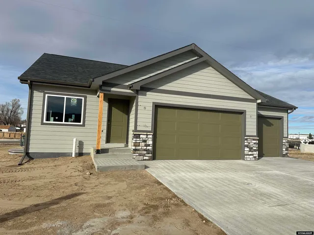 $361,500 | 4706 Shale Circle, Mills, WY 82644
