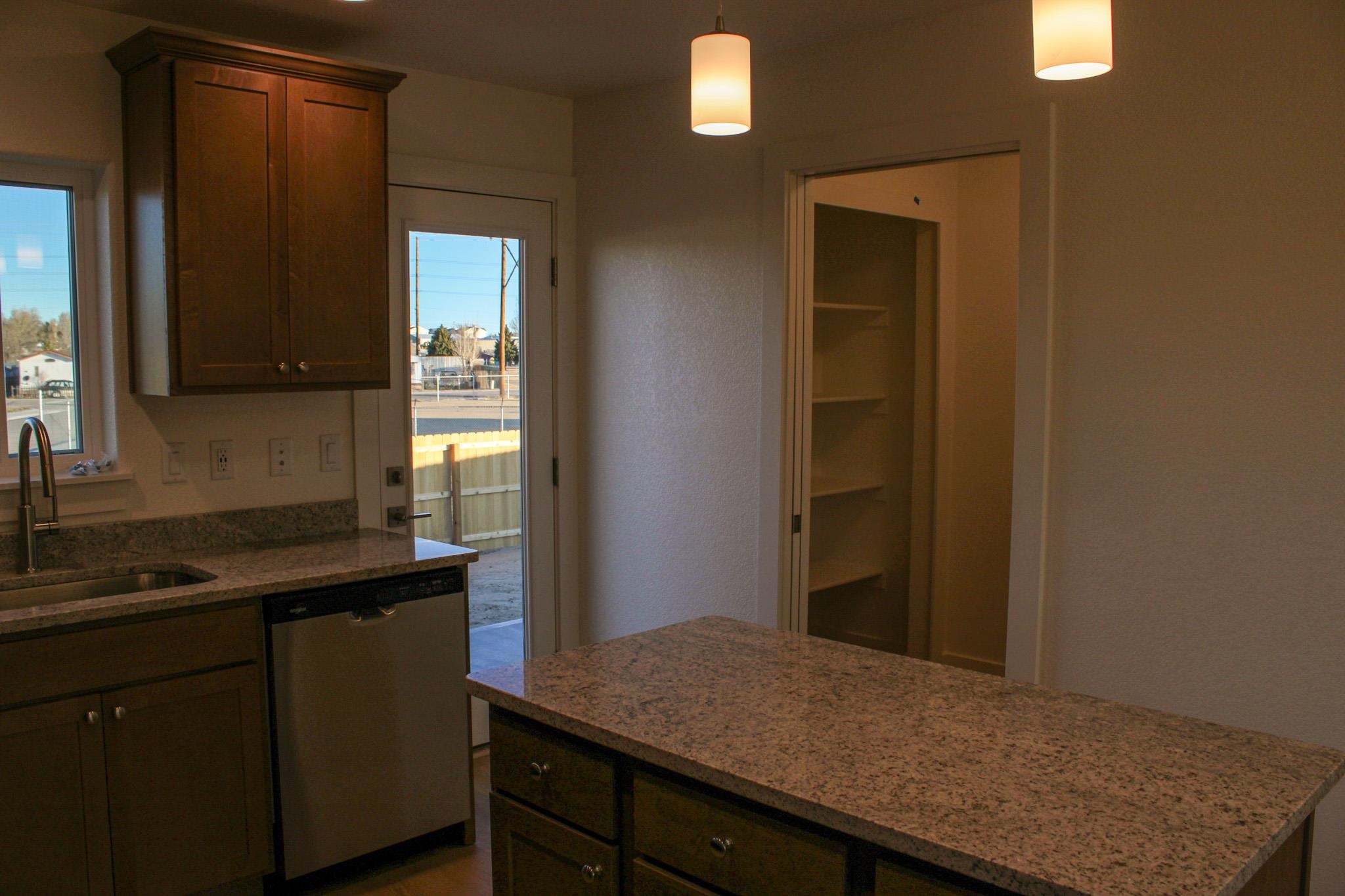 4706 Shale Circle Mills, WY 82644 - Photo 4 of 10