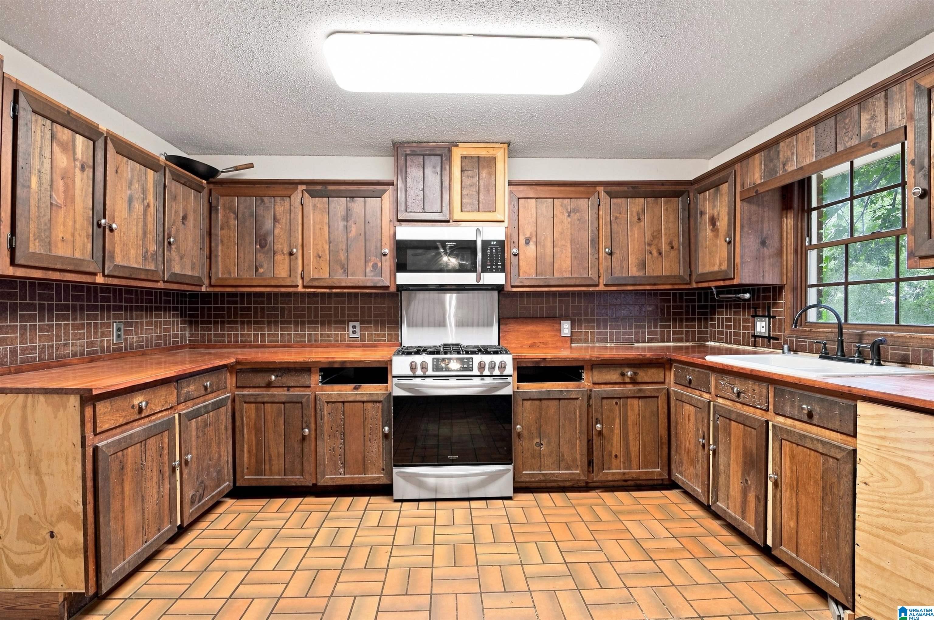 4957 South Shades Crest Road Helena, AL 35022 - Photo 22 of 31 Gallery Image 22