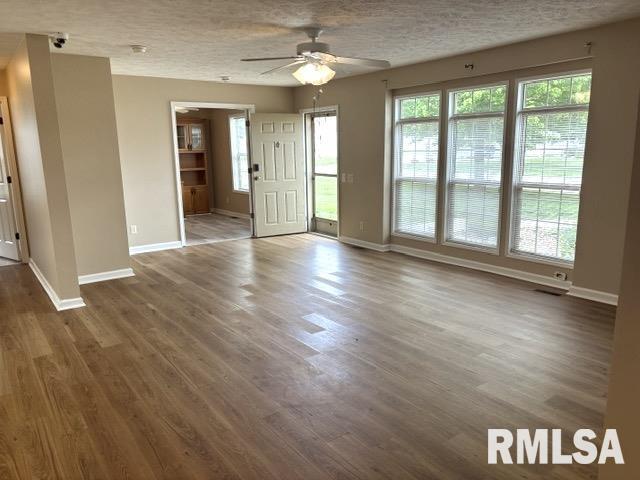 2800 Vía Rosso, Unit 106 Springfield, IL 62703 - Photo 8 of 37