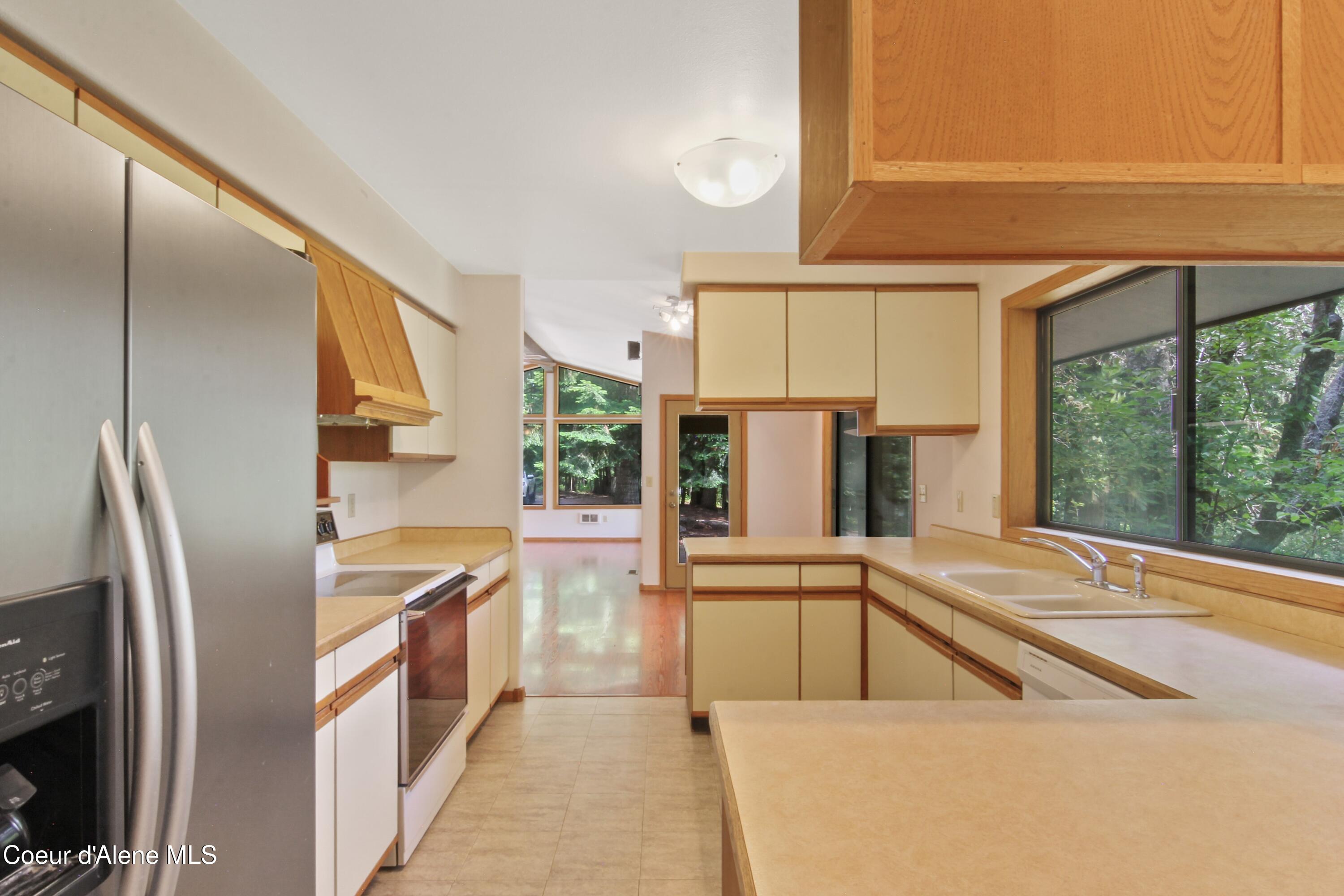 150 Denali Road Sagle, ID 83860 - Photo 26 of 40 026_Kitchen