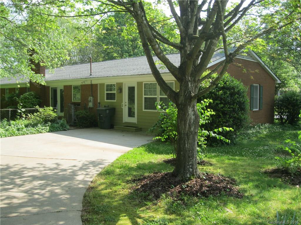 904 Fieldstone Road Mooresville, NC 28115 - Photo 14 of 15 a front view of a house with garden