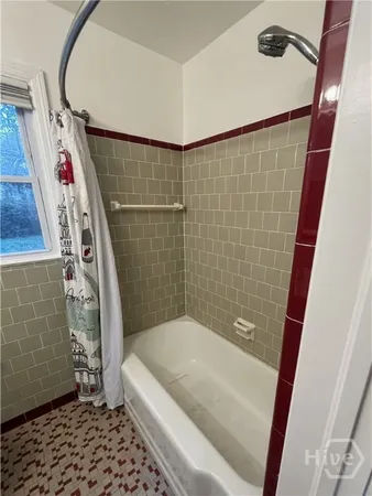 $2,800 | 3132 Robertson Avenue, Savannah, GA 31404