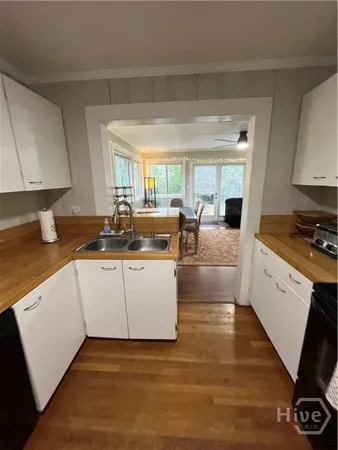 $2,800 | 3132 Robertson Avenue, Savannah, GA 31404