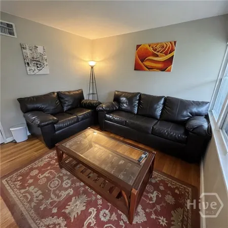 $2,800 | 3132 Robertson Avenue, Savannah, GA 31404