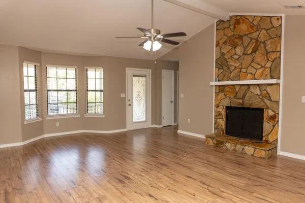 $1,945 | 102 Brian Drive, Crestview, FL 32536