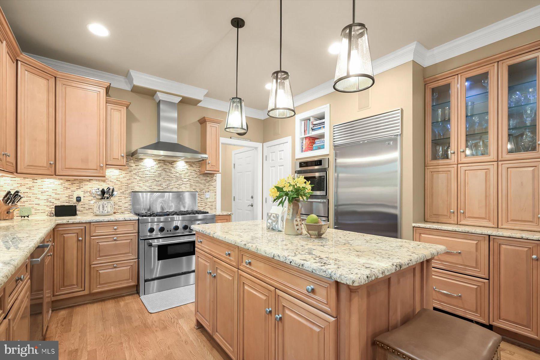 7828 Stable Way Potomac, MD 20854 - Photo 11 of 60 Gourmet kitchen with Thermador and SubZero