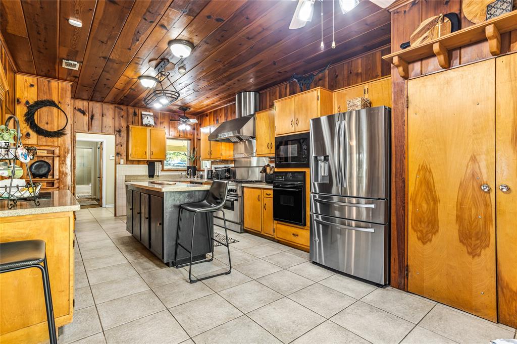 916 Kimbrough Road Azle, TX 76020 - Photo 12 of 40