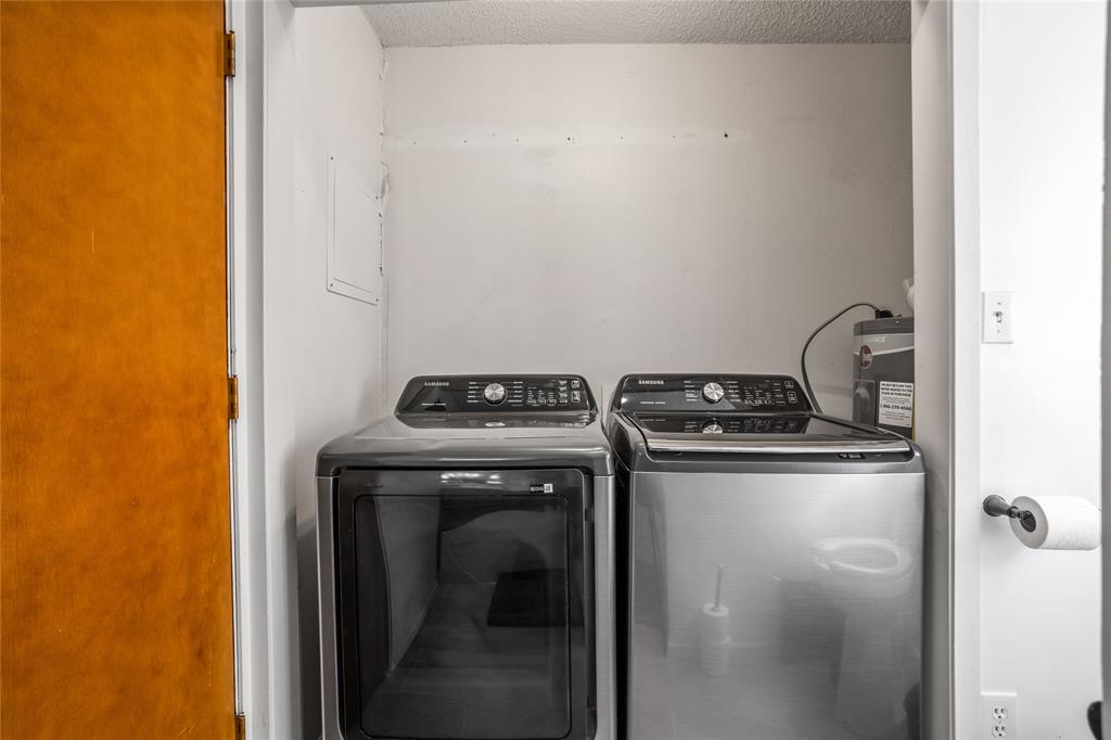 916 Kimbrough Road Azle, TX 76020 - Photo 31 of 40 a close view of a stove top oven