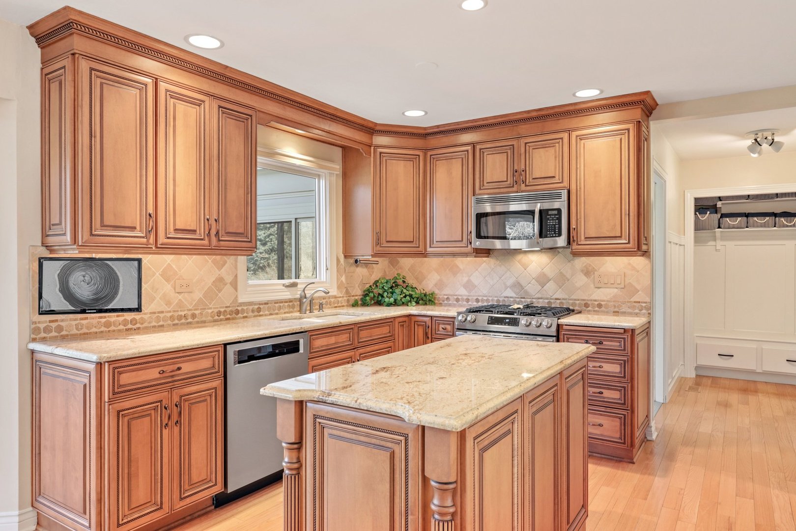 26W420 Churchill Road Winfield, IL 60190 - Photo 9 of 27