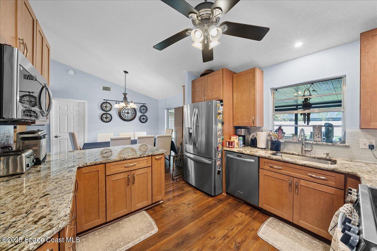 873 Ripley Terrace Northeast Palm Bay, FL 32907 - Photo 3 of 13 09-untitled-12