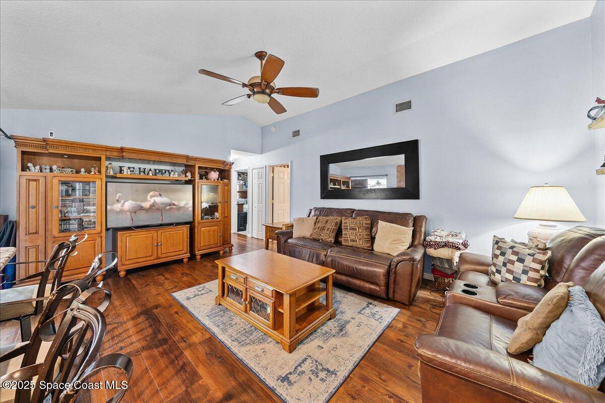 873 Ripley Terrace Northeast Palm Bay, FL 32907 - Photo 4 of 13 Family Room