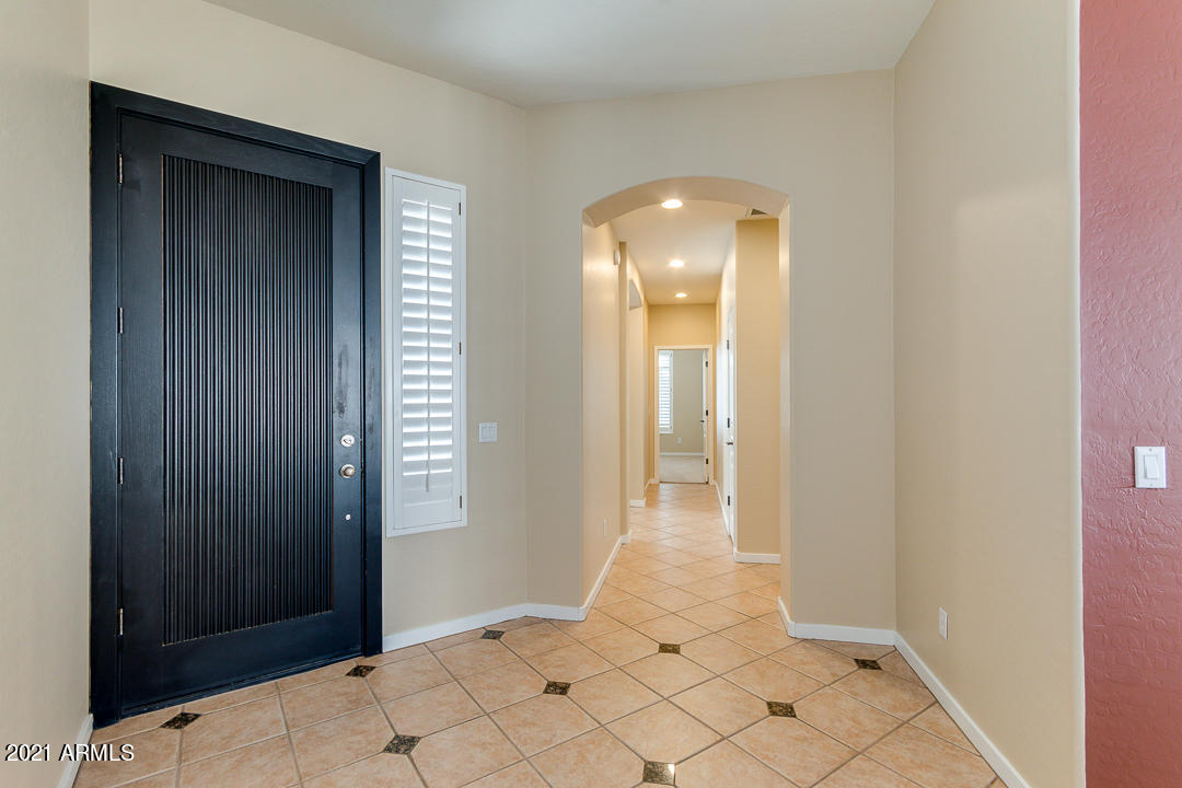 3824 East Carson Road Phoenix, AZ 85042 - Photo 5 of 19 06-Carson