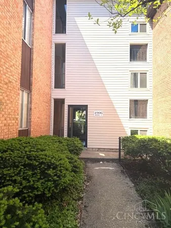 $87,000 | 4906 Chalet Drive, Unit 4, St. Bernard, OH 45217