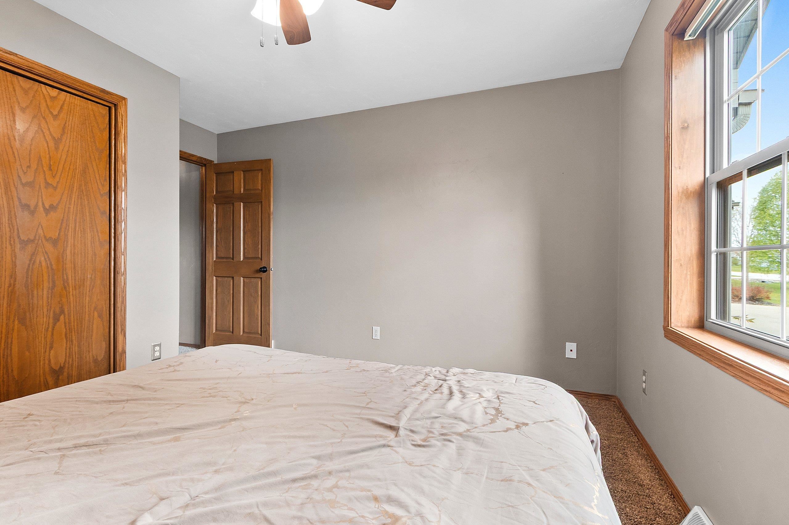 334 Falcon Circle Pulaski, WI 54162 - Photo 21 of 51