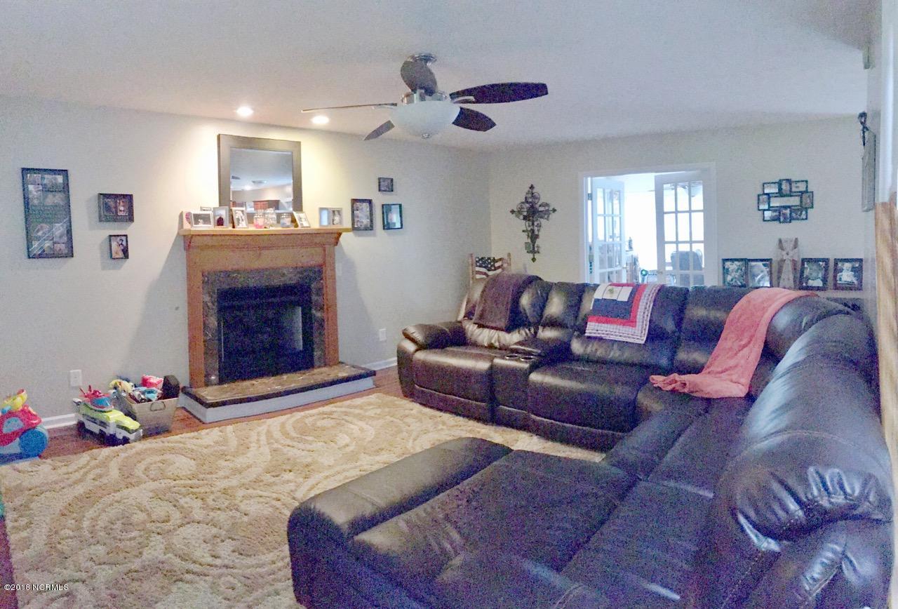 209 Rutherford Way Jacksonville, NC 28540 - Photo 4 of 14 GreatRoom