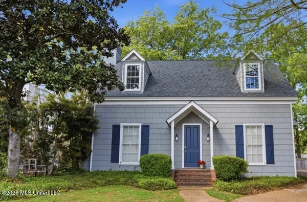 $425,000 | 127 Hawthorne Vale, Ridgeland, MS 39157