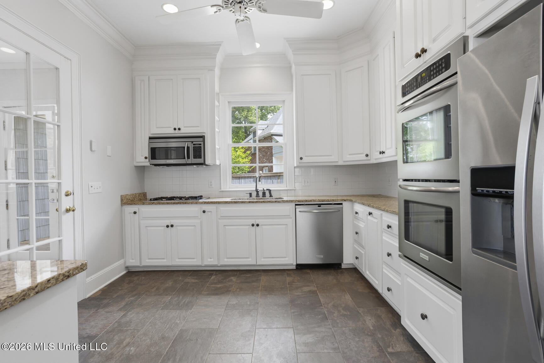 127 Hawthorne Vale Ridgeland, MS 39157 - Photo 11 of 38 127 Hawthorn Vale-19